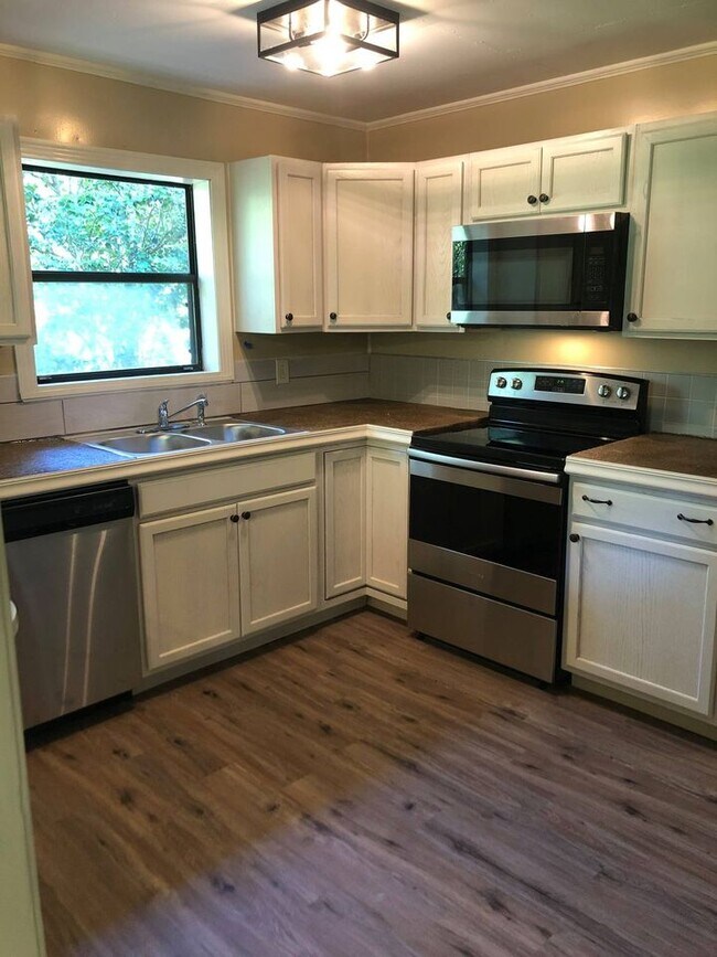 Foto del edificio - 134 Liberty Rd