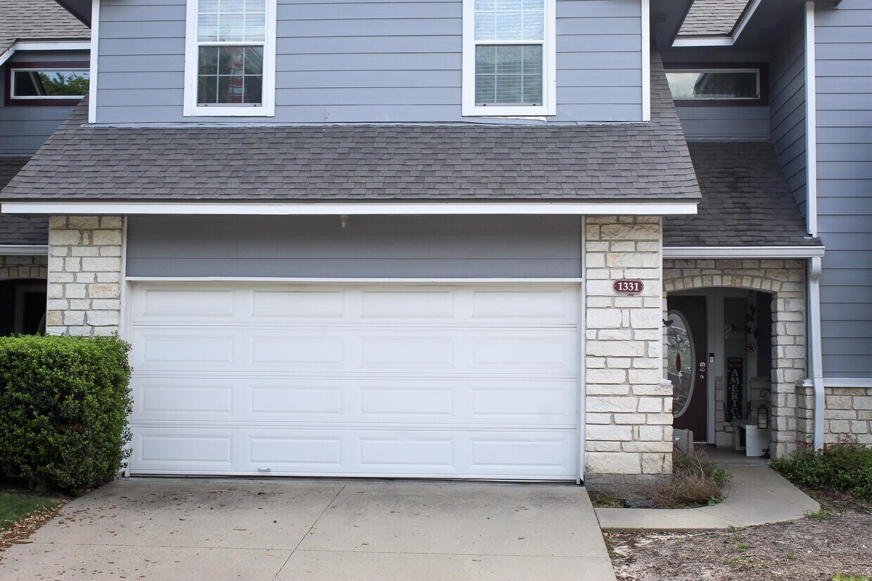 Building Photo - 1331 Canyon Creek Cir