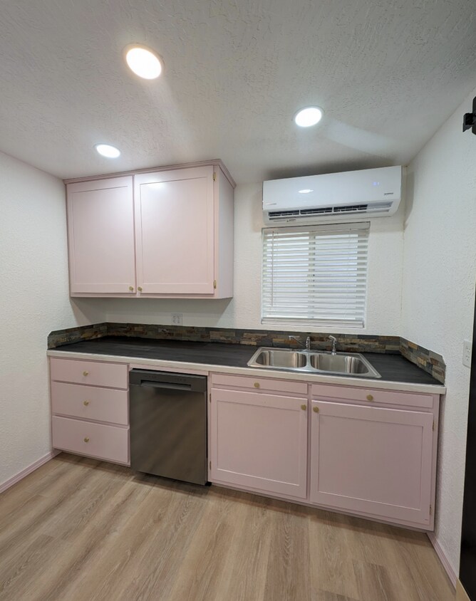 Foto principal - 1417 S Kimball Ave