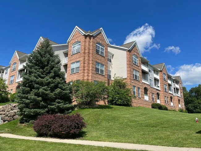Building Photo - Camden Court Apartments