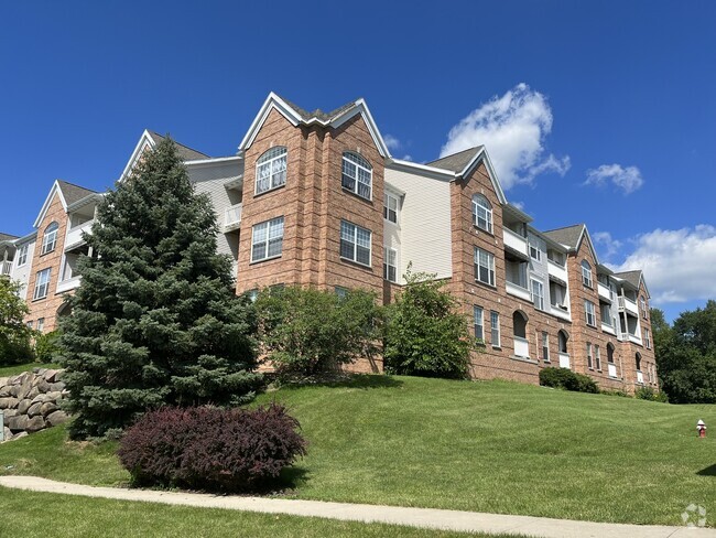 Building Photo - Camden Court Apartments