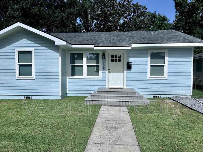 Primary Photo - 228 Benachi Ave