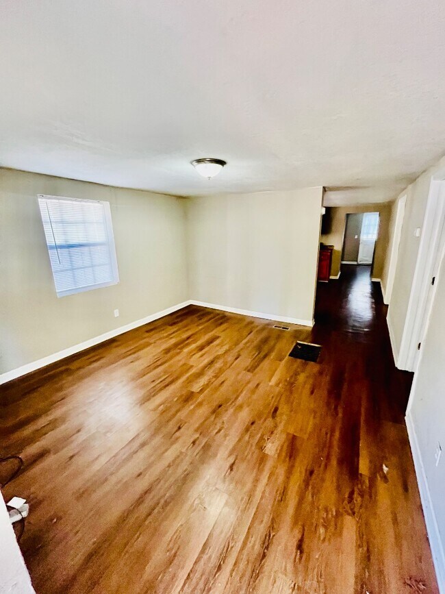 Foto del edificio - 620 N 6th Ave