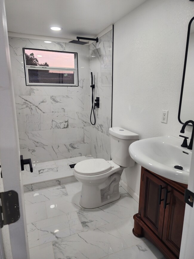 Bathroom - 7115 Dellwood Dr