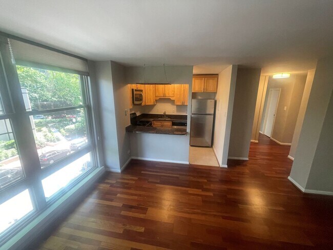 Building Photo - Amazing 1BR in DuPont - utilities included!