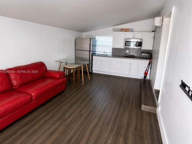 Foto del edificio - 2330 NW 22nd Ct