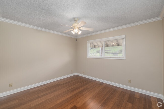 Guest Bedroom, 2BR, 2BA - 1,200SF - About 4315 Don Tomaso Dr