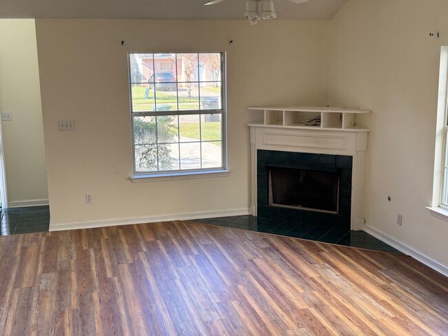 Building Photo - 2511 Golden Park Ln