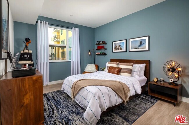 Foto del edificio - 10568 Gateway Prom