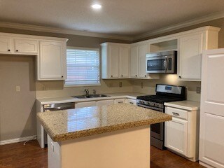 Foto del edificio - 6304 Willowcreek Cir