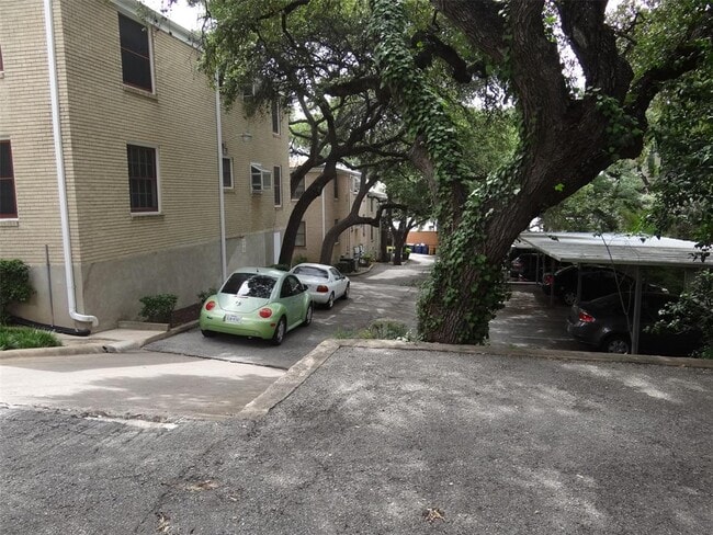 Foto del edificio - 912 E 32nd St