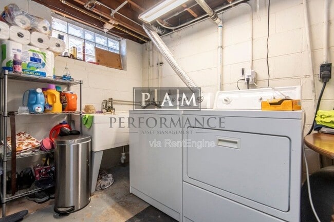 Building Photo - 3876 S Brust Ave