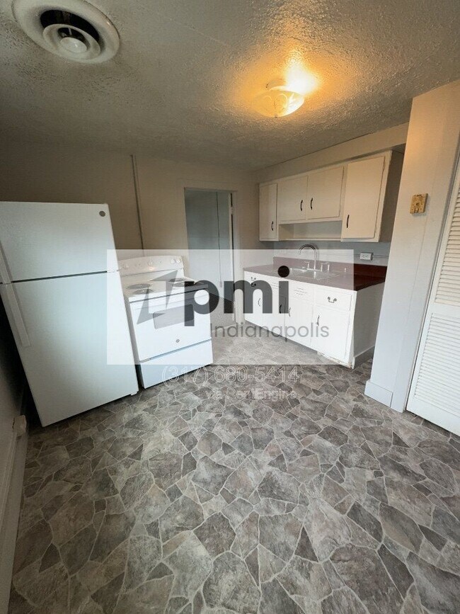 Foto del edificio - 1311 E 11th St
