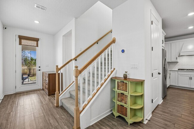 Foto del edificio - 236 Hawthorn Pk Cir
