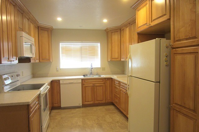 Foto del edificio - 829 Rockwood Dr