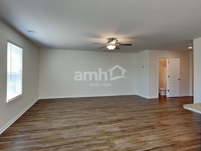 Building Photo - 2053 Southlea Dr