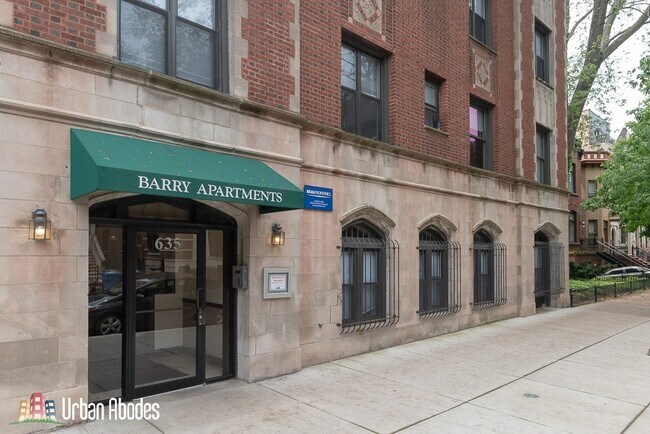 Building Photo - 633 W Barry Ave