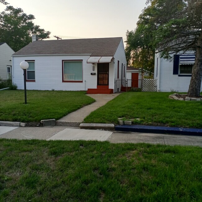 Building Photo - 2944 W 12th Ave