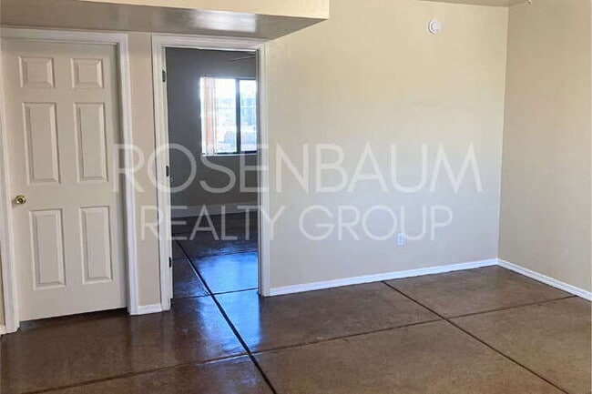 Building Photo - Charming and cozy 2-bedrooms, 1-bath apart...