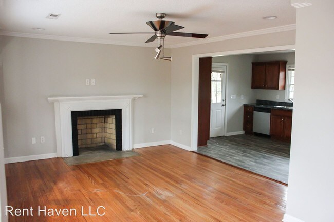 Building Photo - 3 br, 2.5 bath House - 409 Laurel Drive