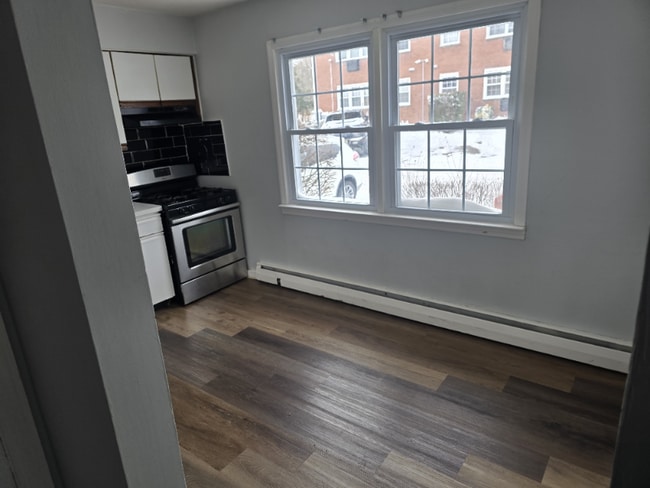 Building Photo - 364 Westwood Ave