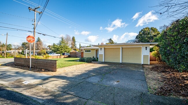 Building Photo - 5 Ormond Ct