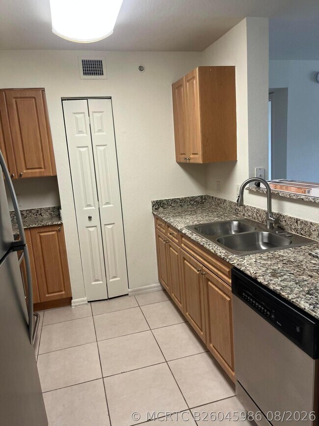 Building Photo - 6769 Heritage Grande