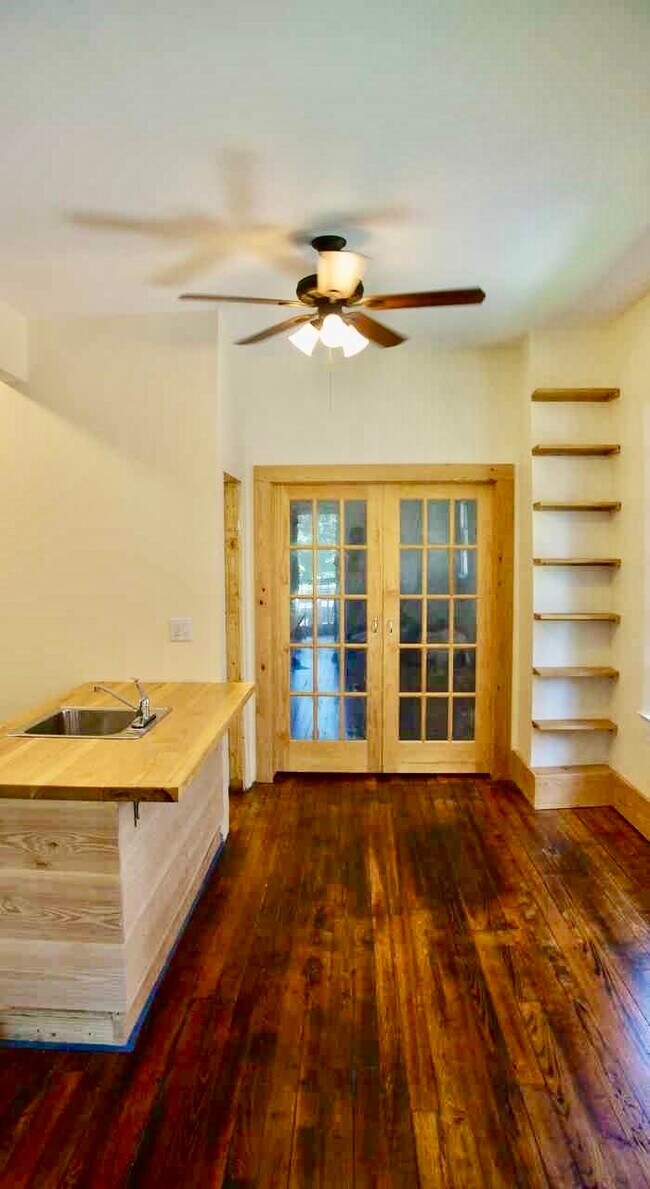 Photo - 821 N 8th St Apartments