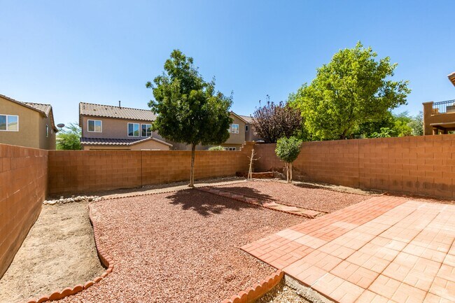 Foto del edificio - Gorgeous 4 bedroom home in Mountains Edge!...