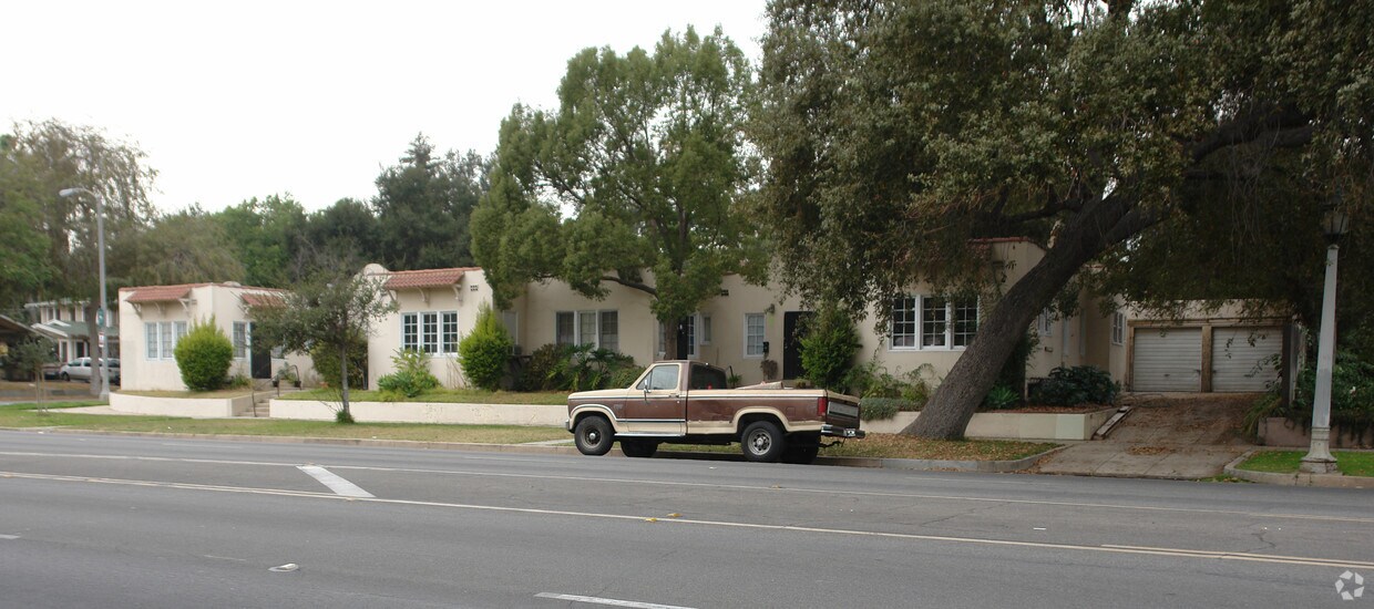 Building Photo - 1215-1217 Orange Grove Blvd