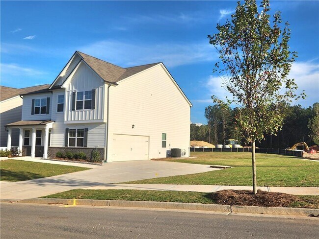 Building Photo - 359 King Vlg