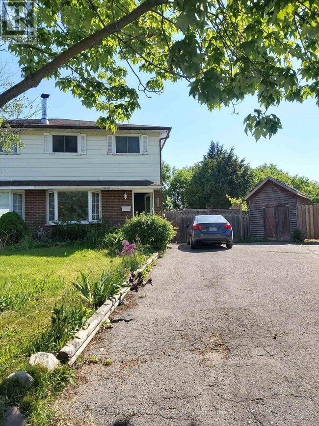 Building Photo - 222 Tamarack Ct