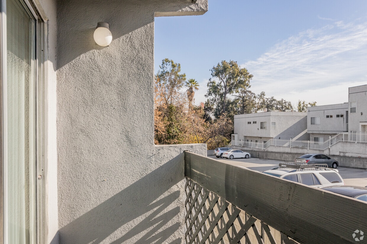 Woodside Terrace Apartments in Alhambra, CA Westside Rentals