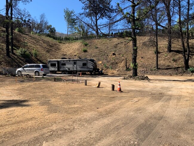 Remolque independiente en 1 acre - 1990 Las Flores Canyon Rd