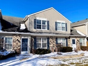 Building Photo - 17 Le Jardin Ct