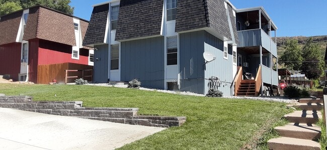 Building Photo - 329 N Columbine St
