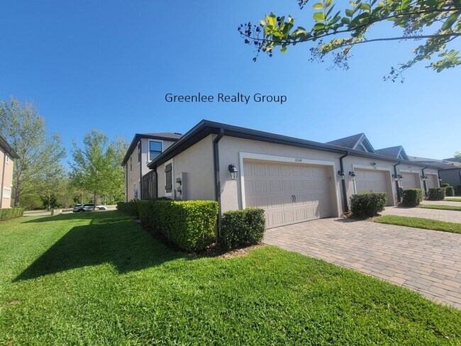 Foto del edificio - Beautiful 3 bed, 2.5 bath end-unit townhome in sought-after Starkey Ranch! Bonus Flex Room!