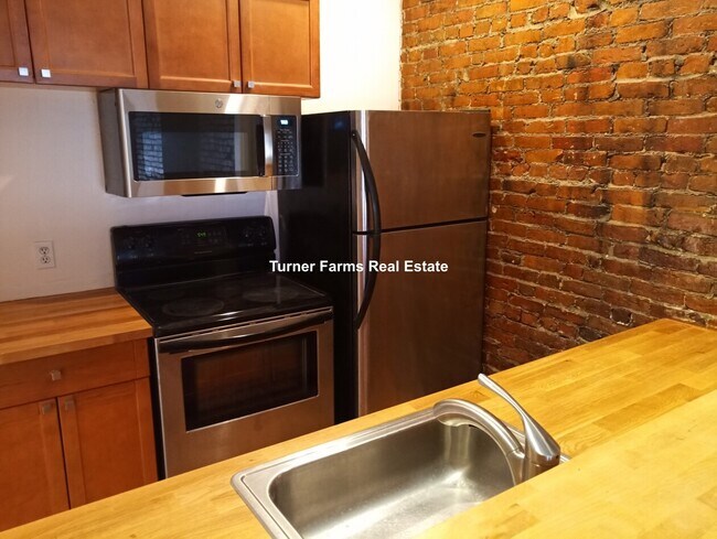 Building Photo - 204 Northampton St