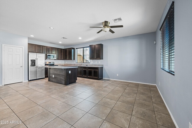 Foto del edificio - 12210 W Rio Vista Ln