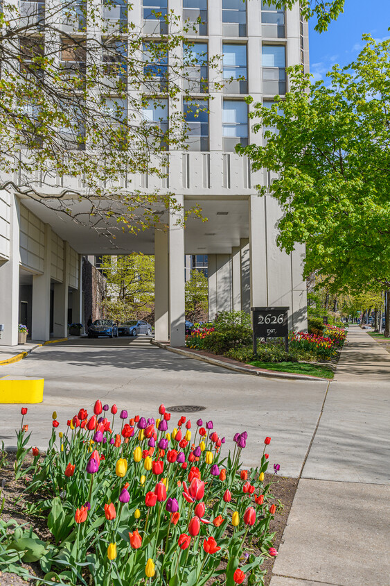 Foto principal - 2626 N Lakeview Ave