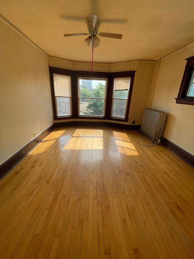 Building Photo - Charming 2-Bedroom Gem in the Heart of Mil...