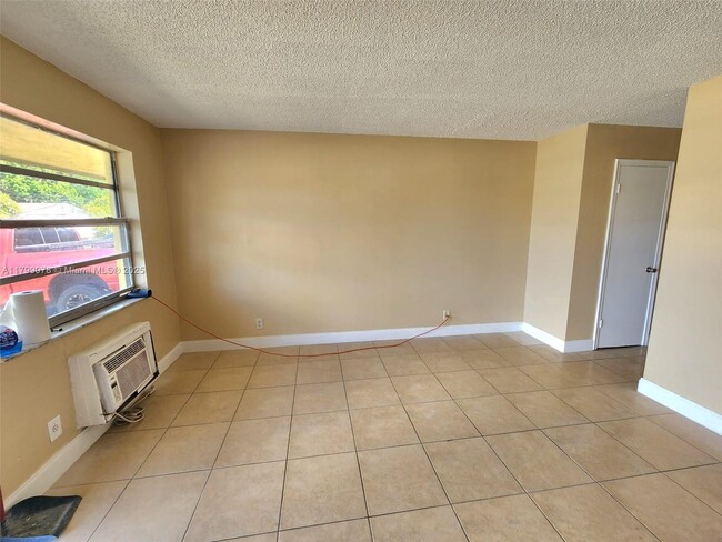 Foto del edificio - 5926 SW 26th St