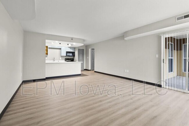 Building Photo - 1815 W 18th St