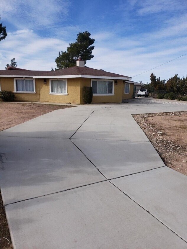 Primary Photo - 7070 Jenkins Ave
