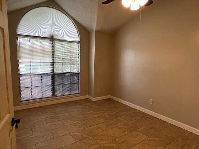 Building Photo - 1501 Green Acres Blvd