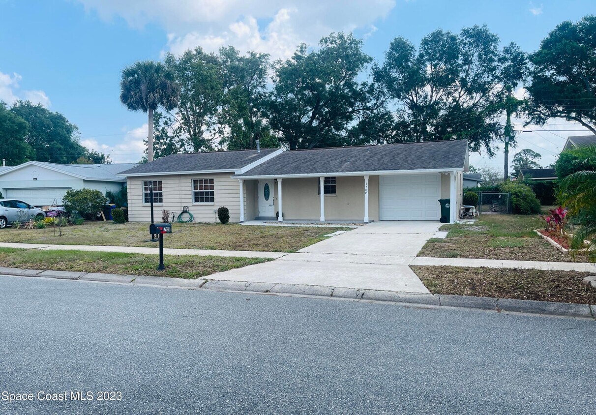 Primary Photo - 1708 Fenway Cir