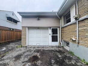 Building Photo - 494 E 37th St