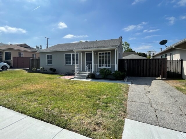Primary Photo - 10772 Whitburn St