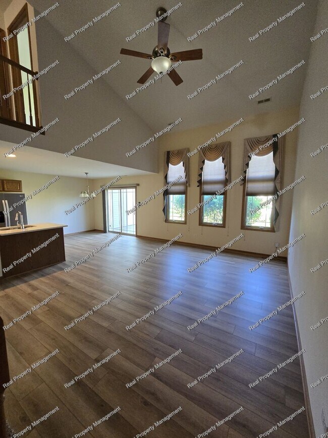 Foto del edificio - Two Bedroom Dyer Townhome
