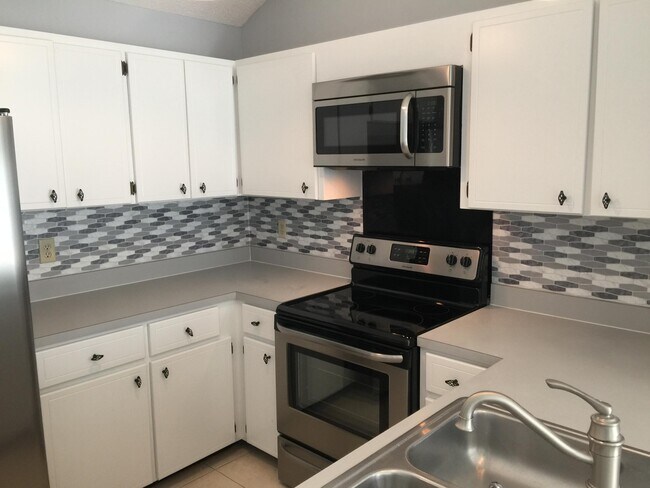 Foto del edificio - 3065 Yorktown Cir